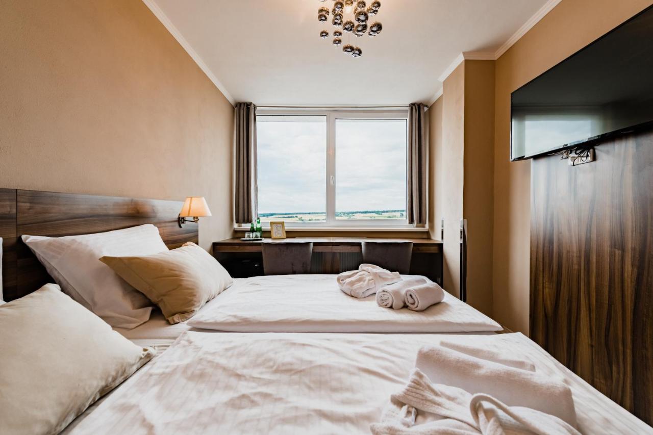 Hotel Palcát Tábor Esterno foto
