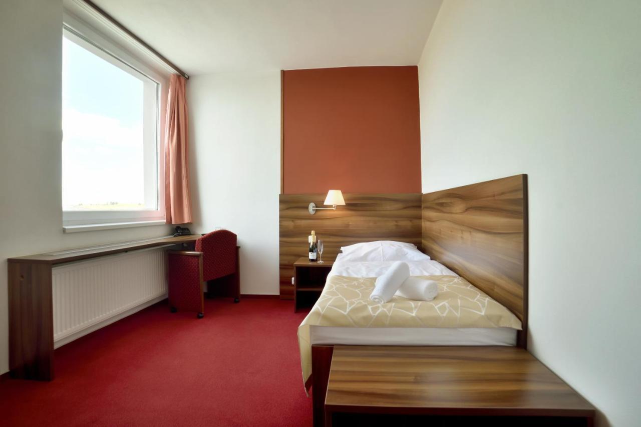 Hotel Palcát Tábor Esterno foto