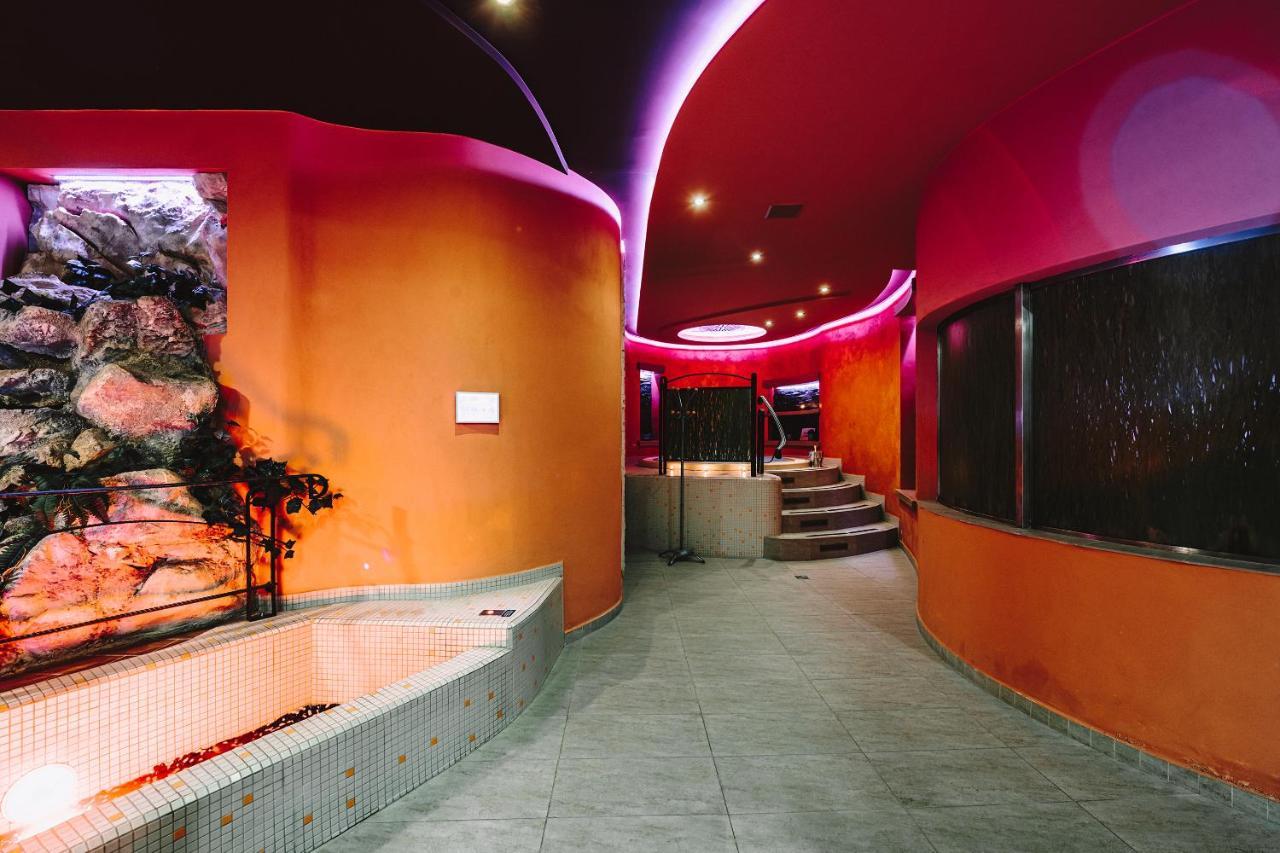 Hotel Palcát Tábor Esterno foto